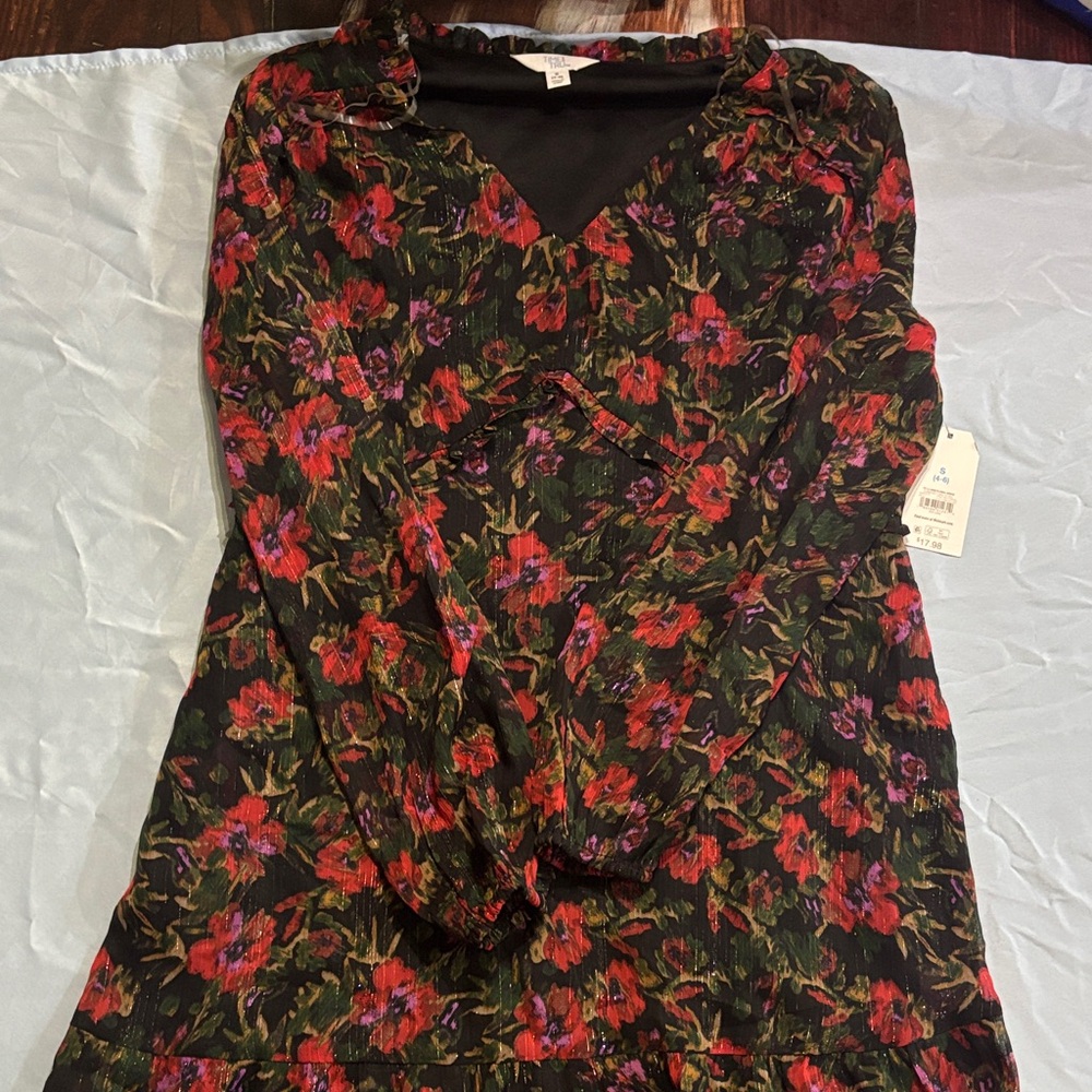 Time and Tru Black and Red Floral Long Sleeve Dress